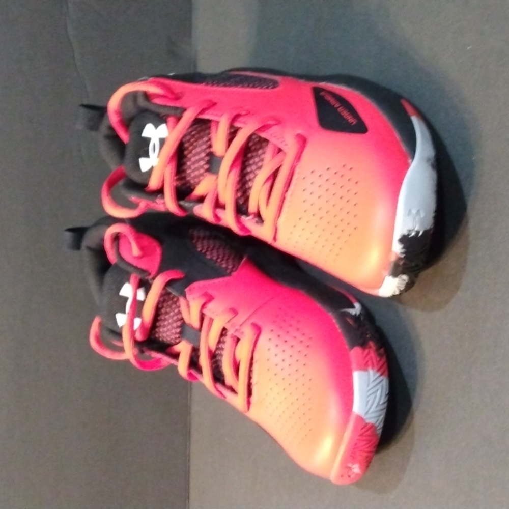 BRAND NEW UNDER ARMOUR LOCKDOWN 5 BOYS’ BASKETBALL SHOE